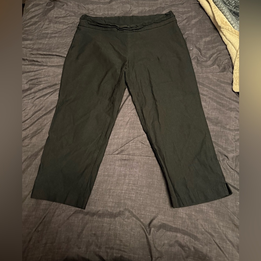 Women’s Capri Pants